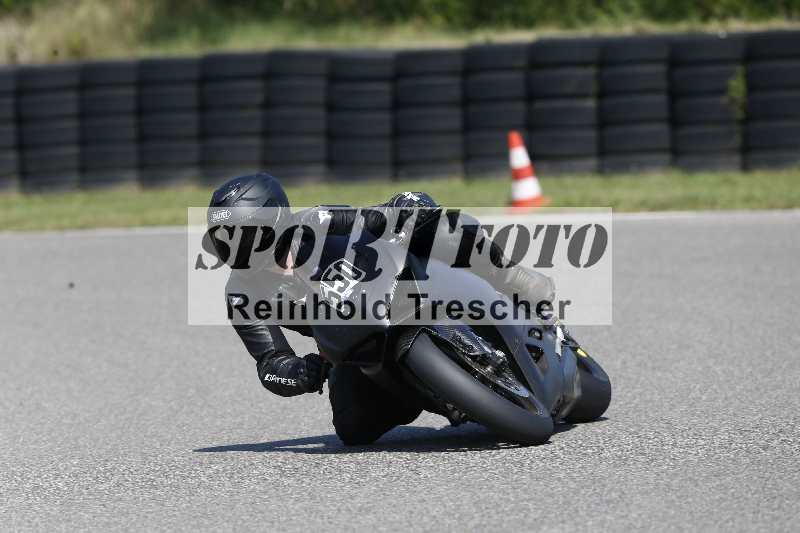 /44 09.08.2025 Plüss Moto Sport ADR/Freies Fahren/550